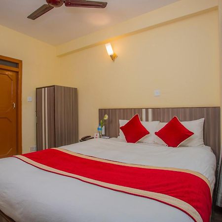Oyo 297 Hotel Aayam กาฐมาณฑุ ภายนอก รูปภาพ