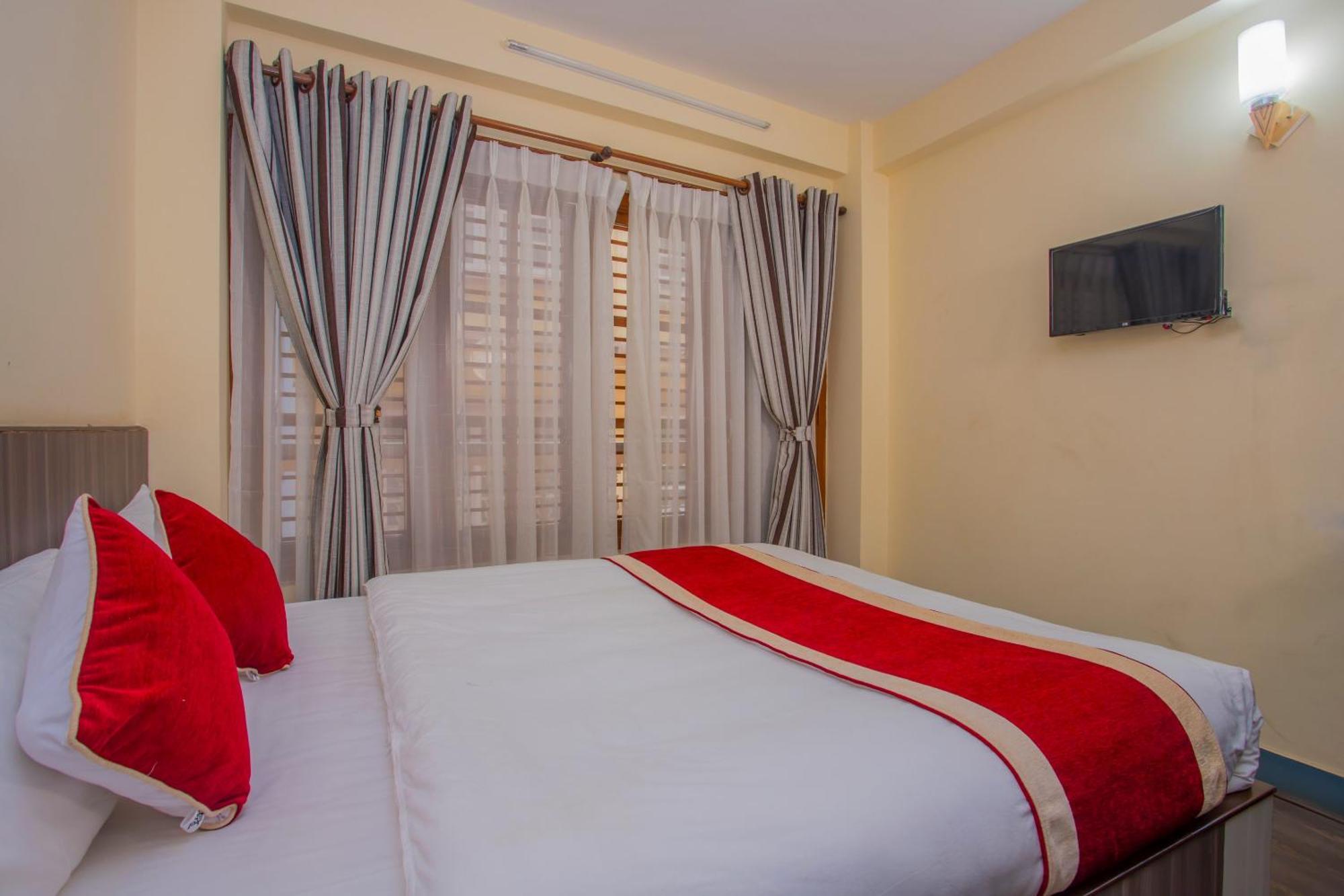 Oyo 297 Hotel Aayam กาฐมาณฑุ ภายนอก รูปภาพ