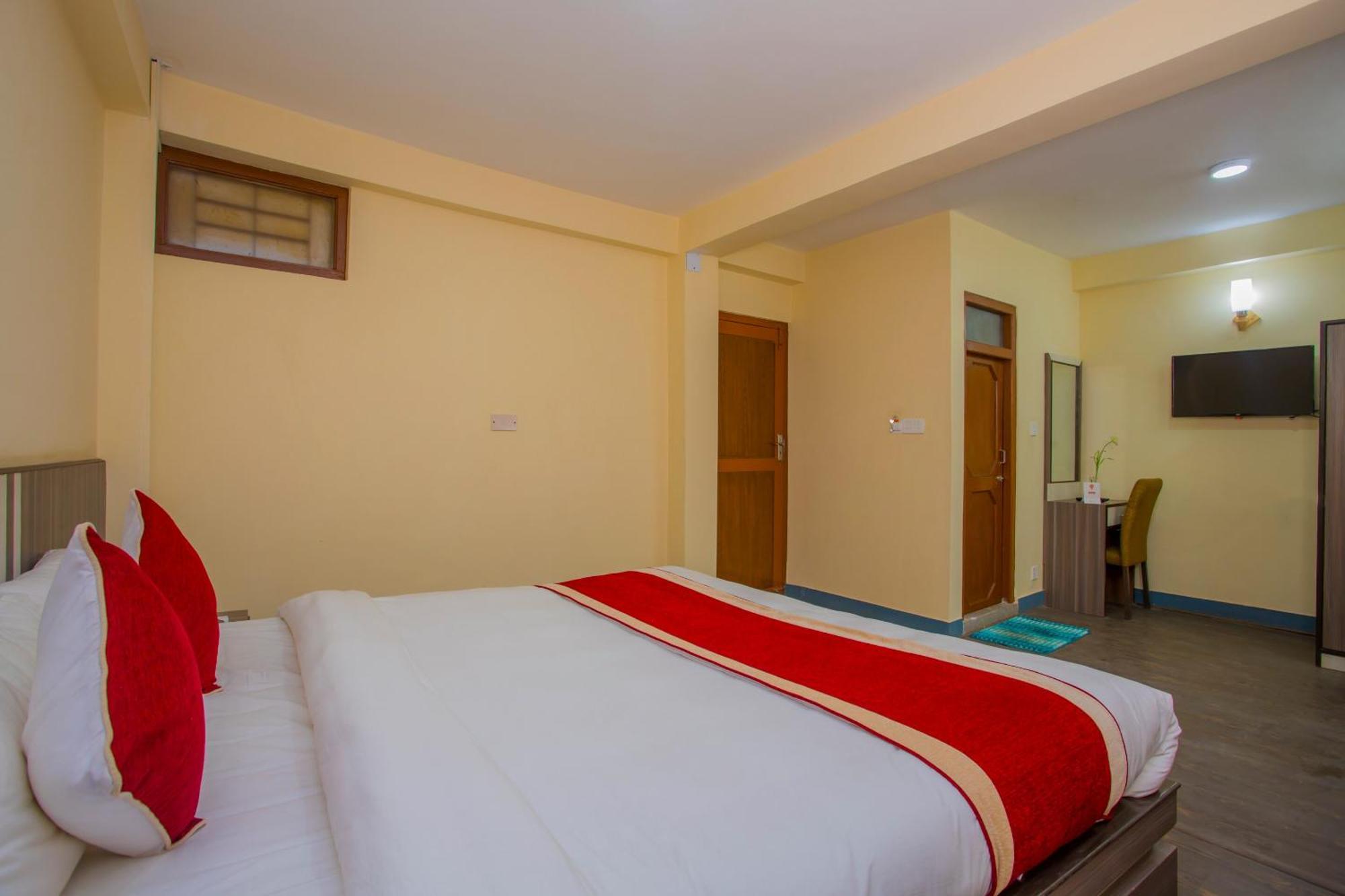 Oyo 297 Hotel Aayam กาฐมาณฑุ ภายนอก รูปภาพ