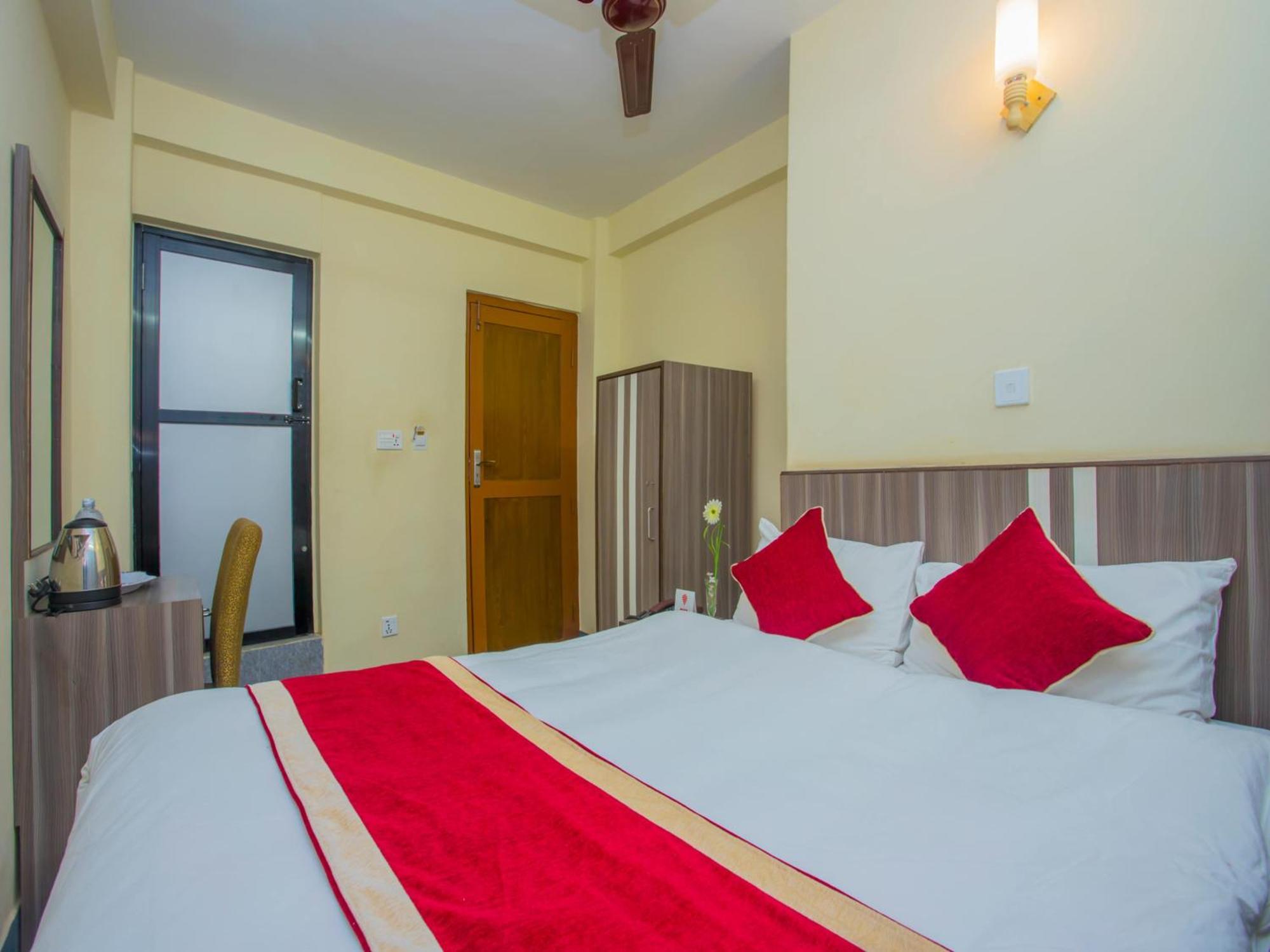Oyo 297 Hotel Aayam กาฐมาณฑุ ภายนอก รูปภาพ