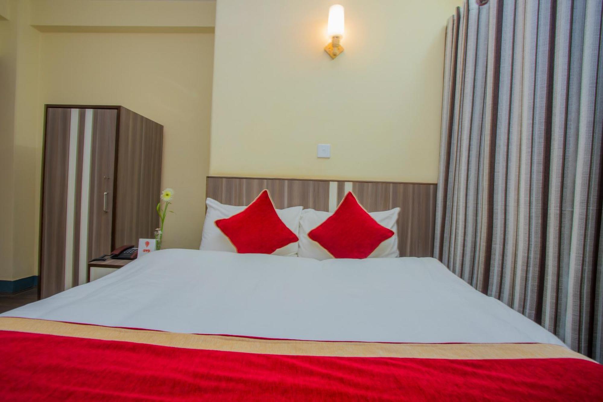 Oyo 297 Hotel Aayam กาฐมาณฑุ ภายนอก รูปภาพ