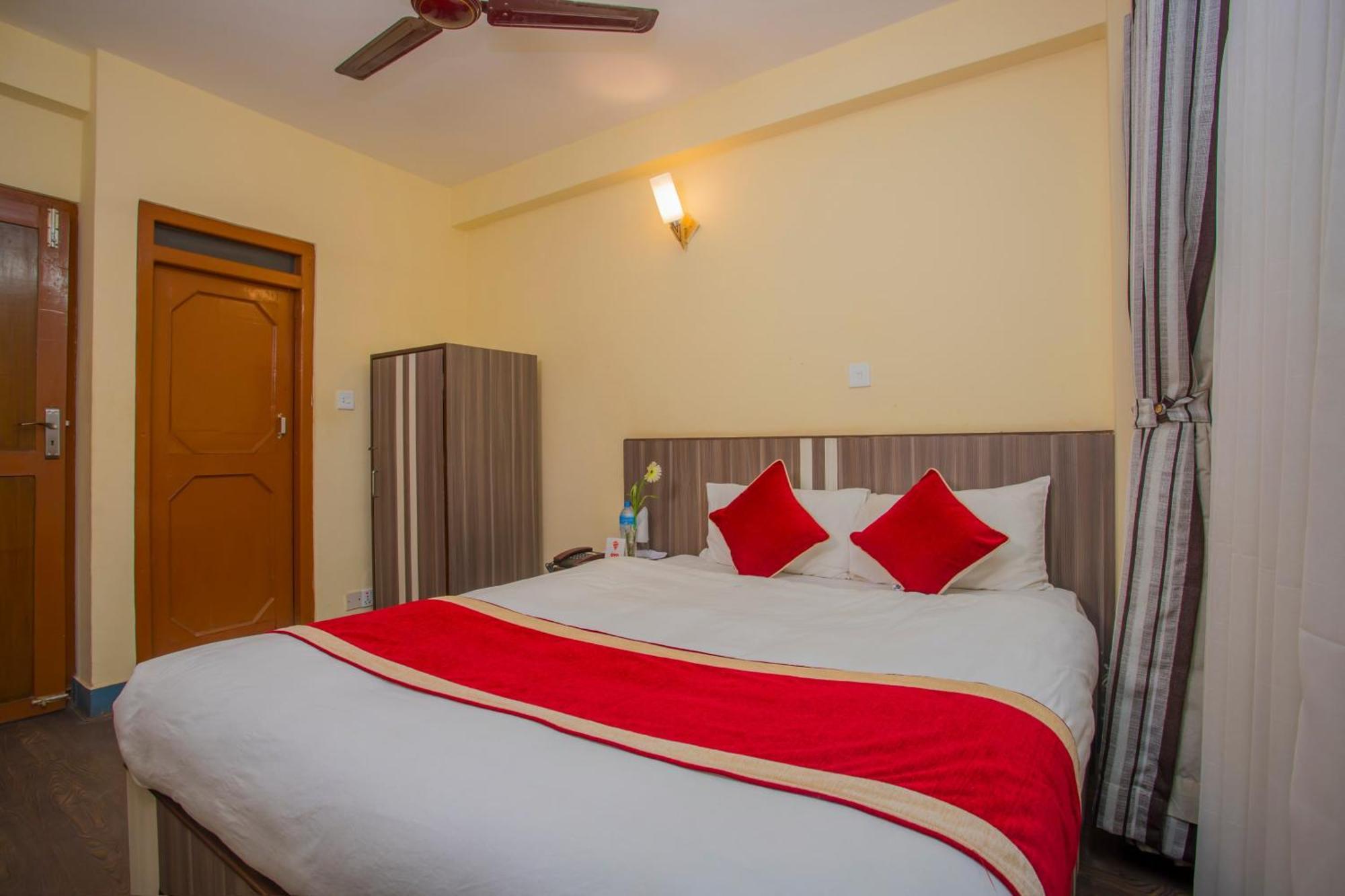 Oyo 297 Hotel Aayam กาฐมาณฑุ ภายนอก รูปภาพ
